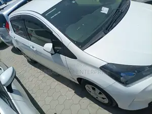 Toyota Vitz 2015 White