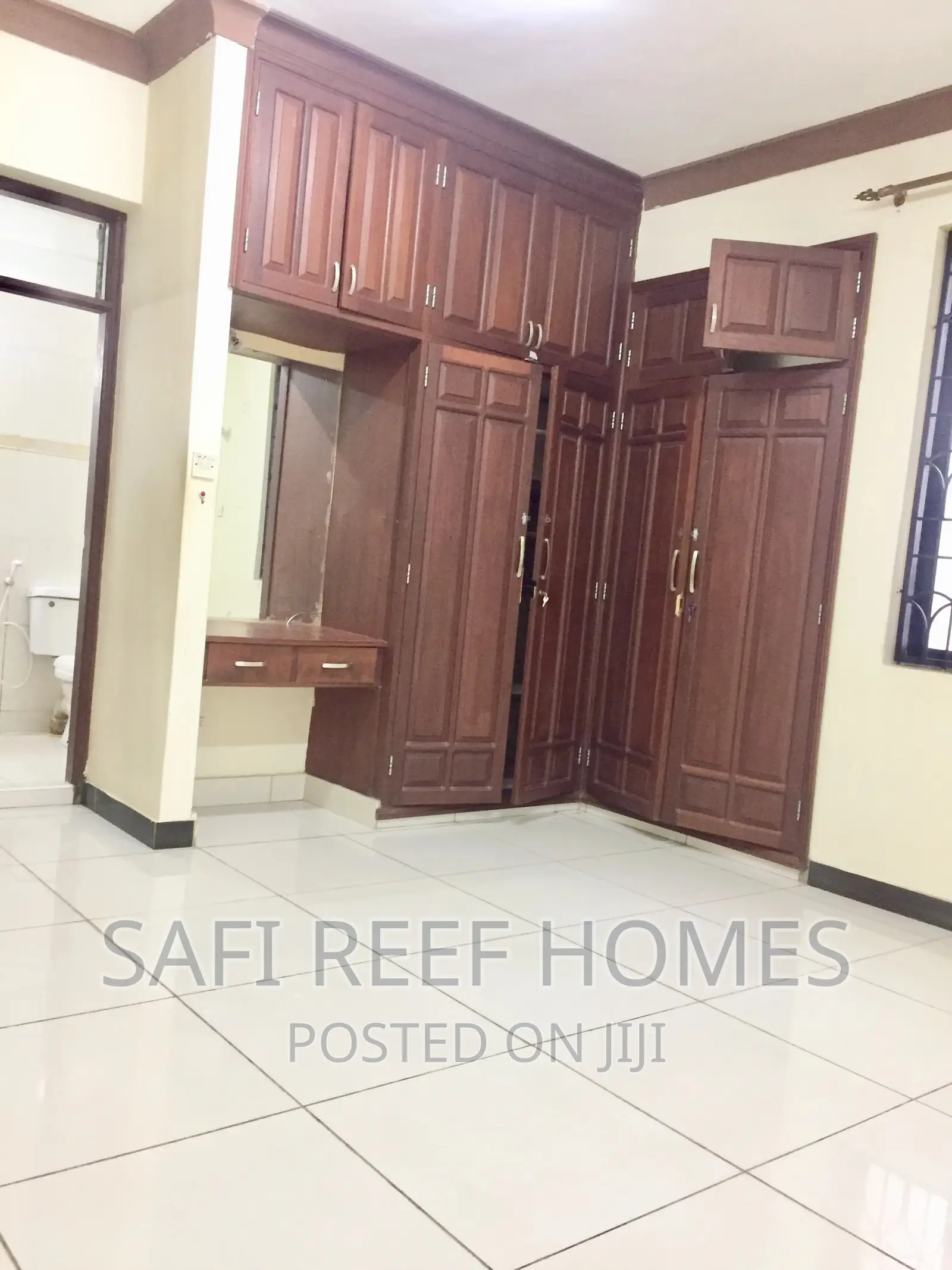4bdrm Apartment in Kizingo for Rent