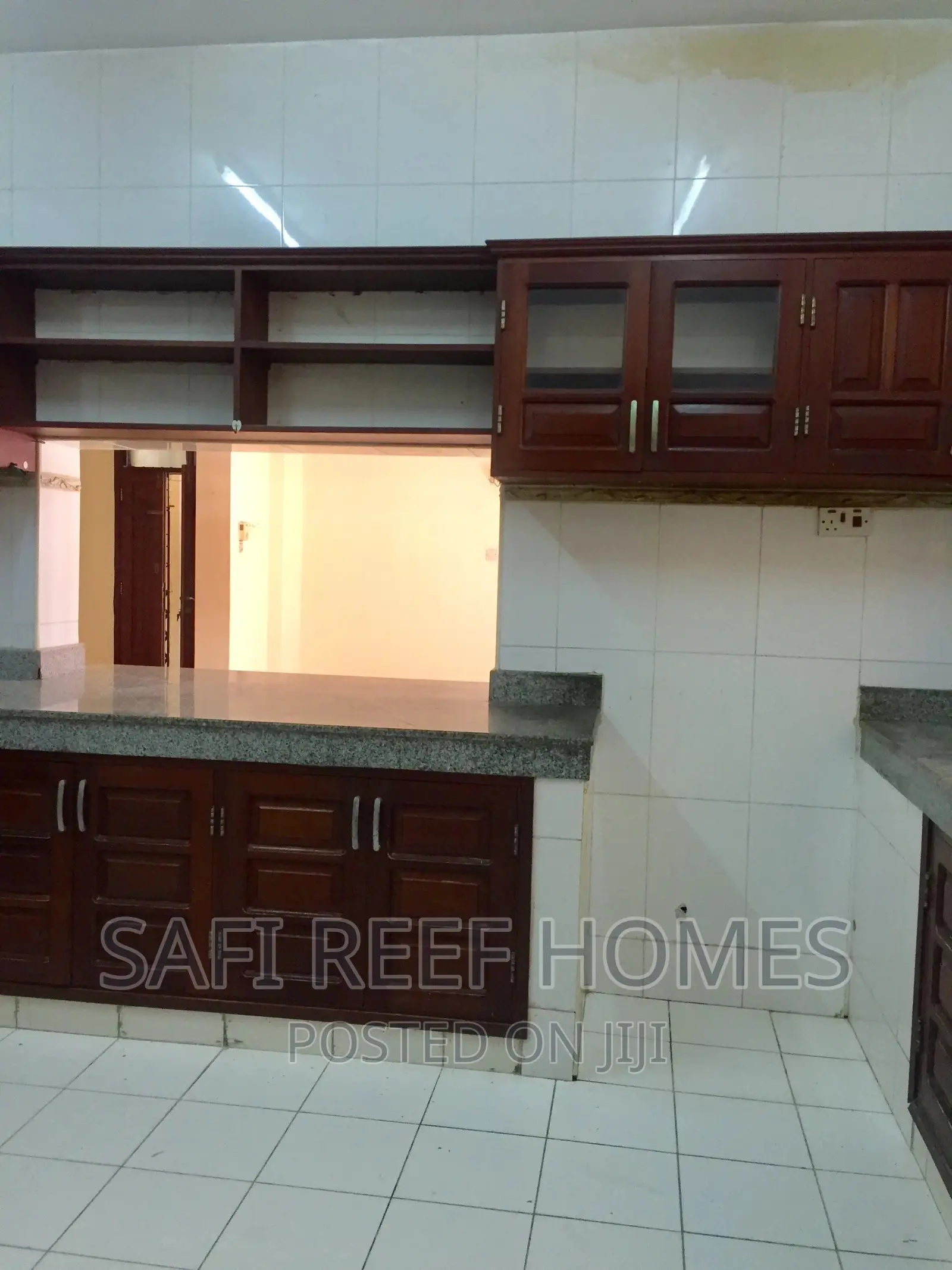 4bdrm Apartment in Kizingo for Rent