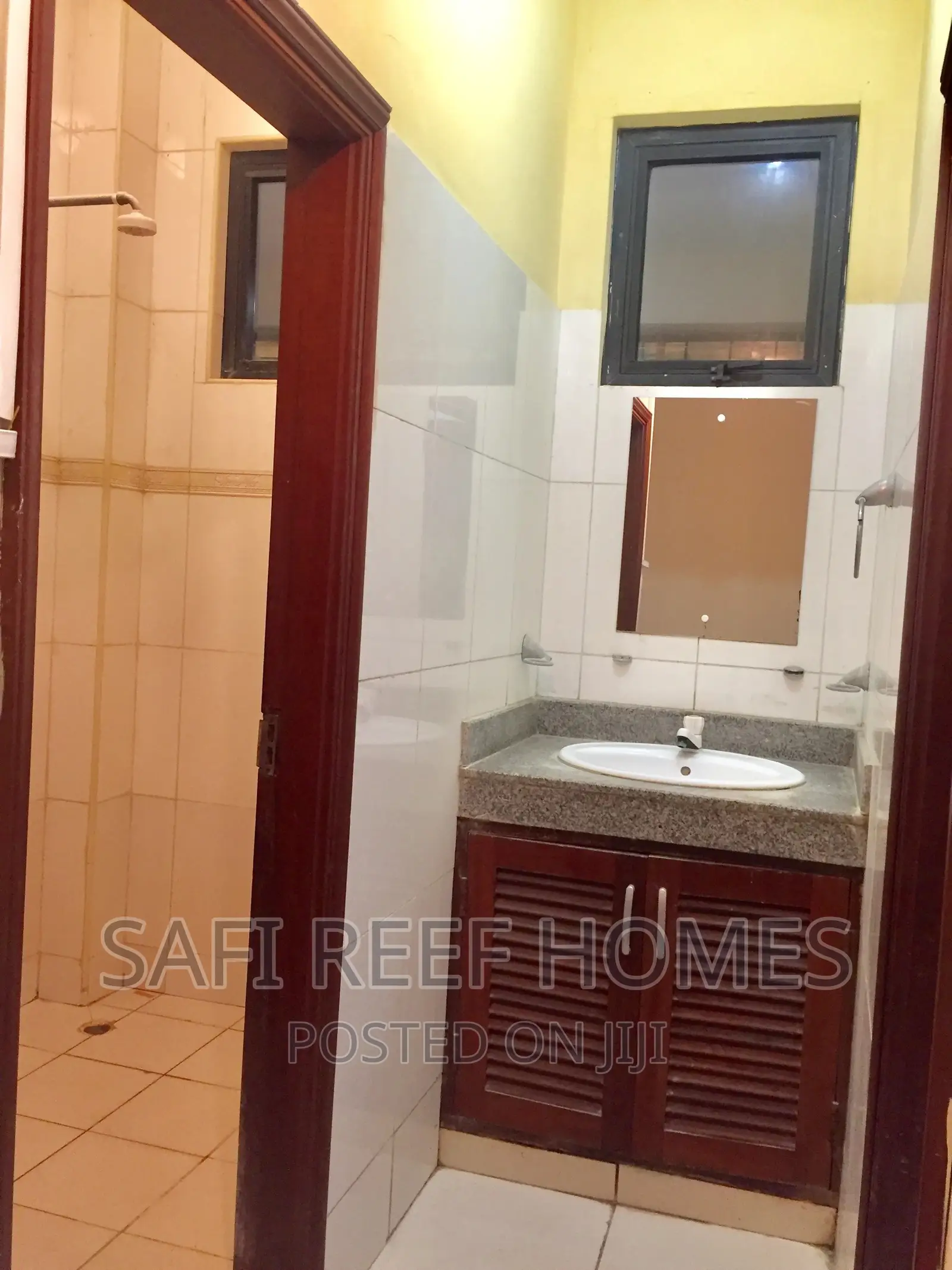 4bdrm Apartment in Kizingo for Rent
