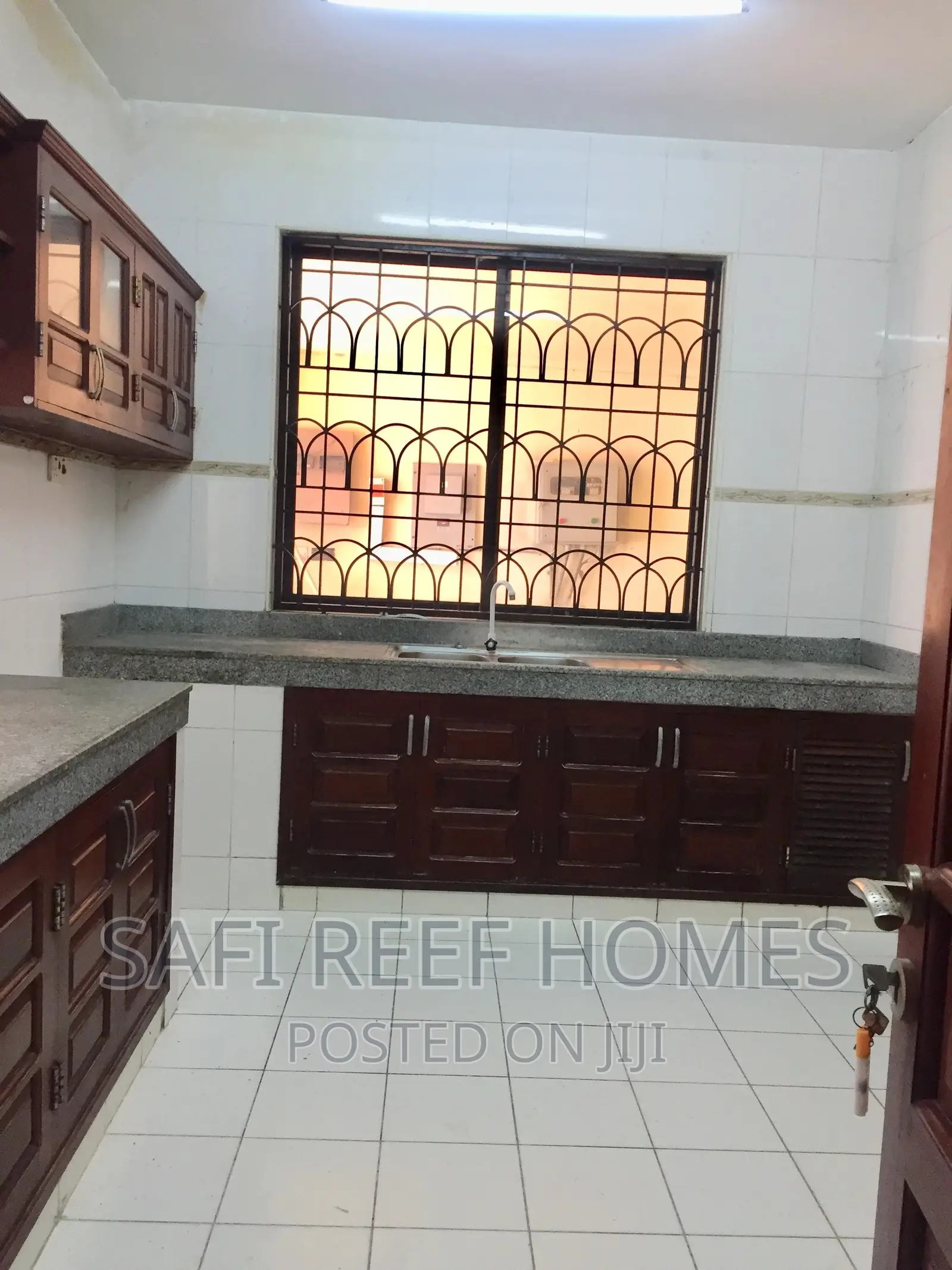 4bdrm Apartment in Kizingo for Rent