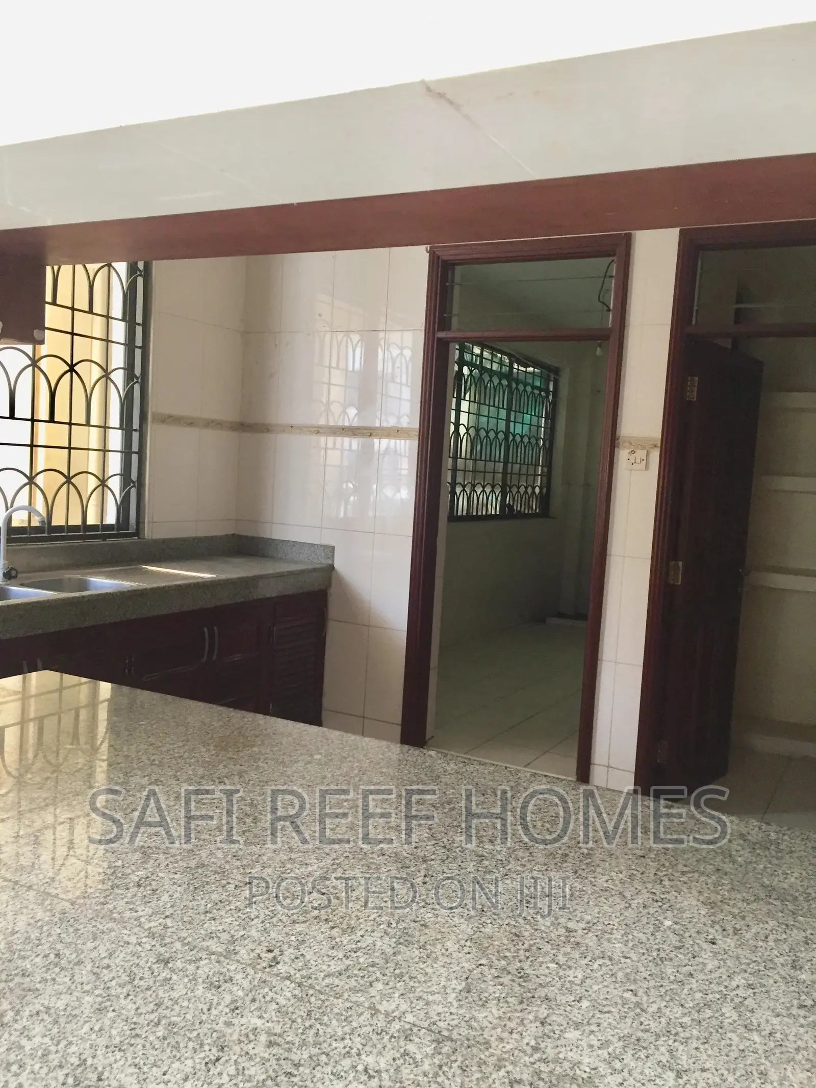 4bdrm Apartment in Kizingo for Rent