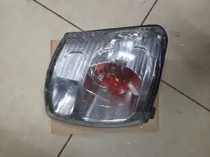 Corner Lamp Hilux 2002 Tacoma.