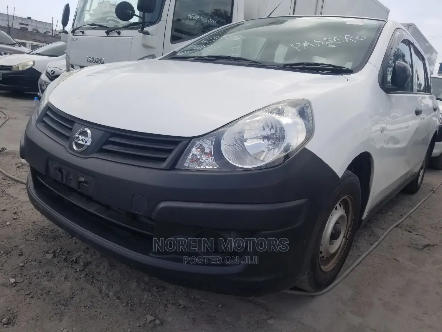 Nissan Advan 2014 White