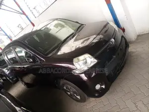 Toyota Sienta 2016 Purple
