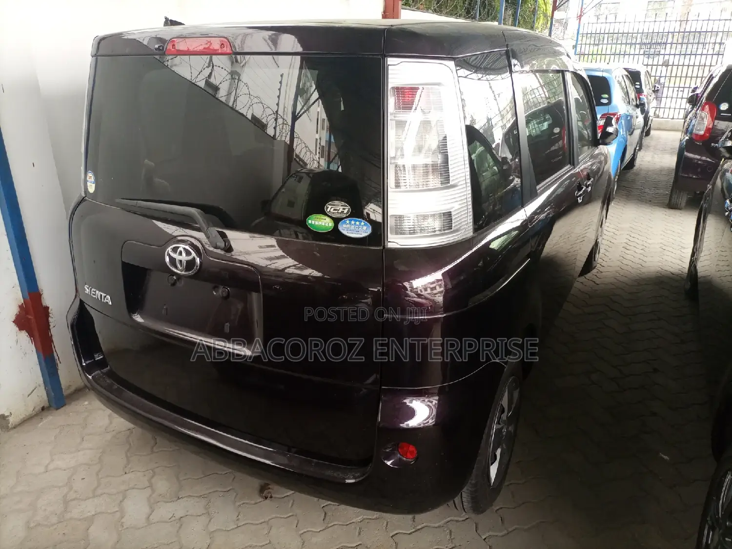 Toyota Sienta 2016 Purple