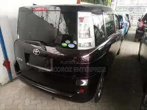 Toyota Sienta 2016 Purple