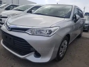 Toyota Fielder 2016 Silver