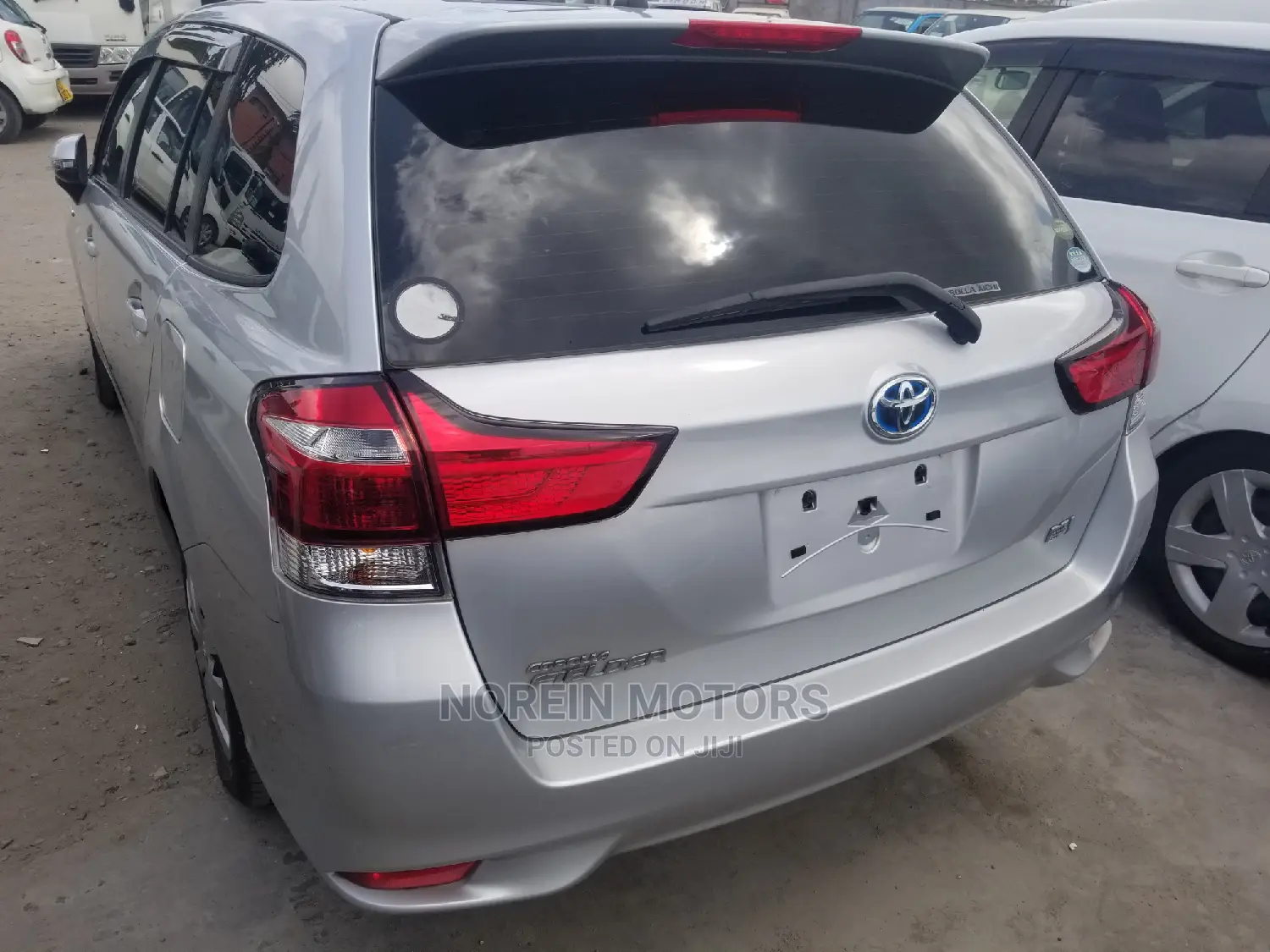 Toyota Fielder 2016 Silver