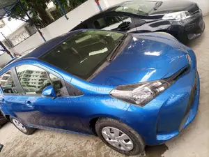 Toyota Vitz 2015 Blue