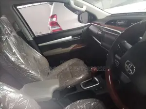 Toyota Hilux 2016 Silver