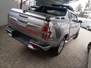 Toyota Hilux 2016 Silver