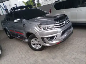 Toyota Hilux 2016 Silver