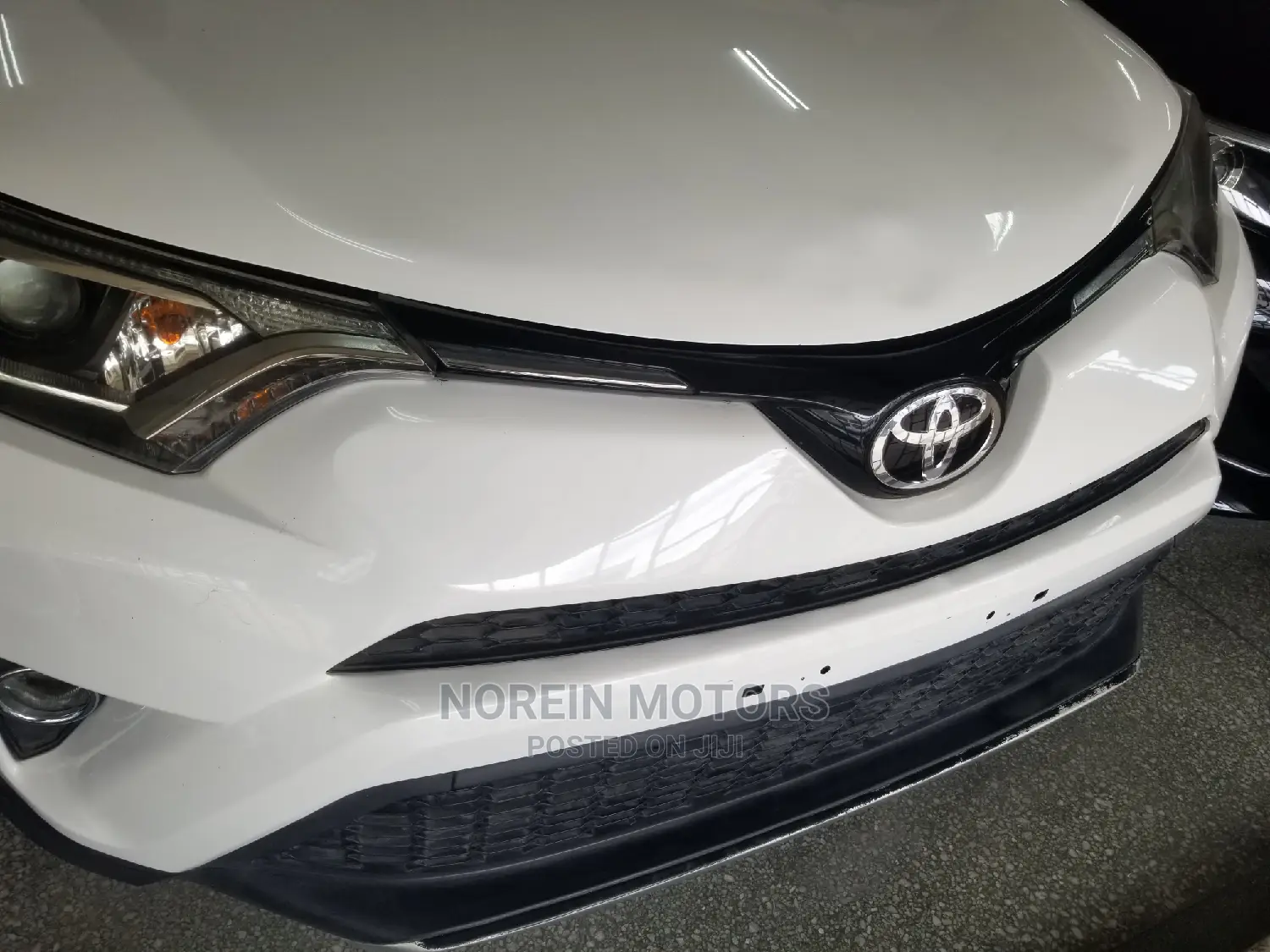 Toyota RAV4 2015 Orange