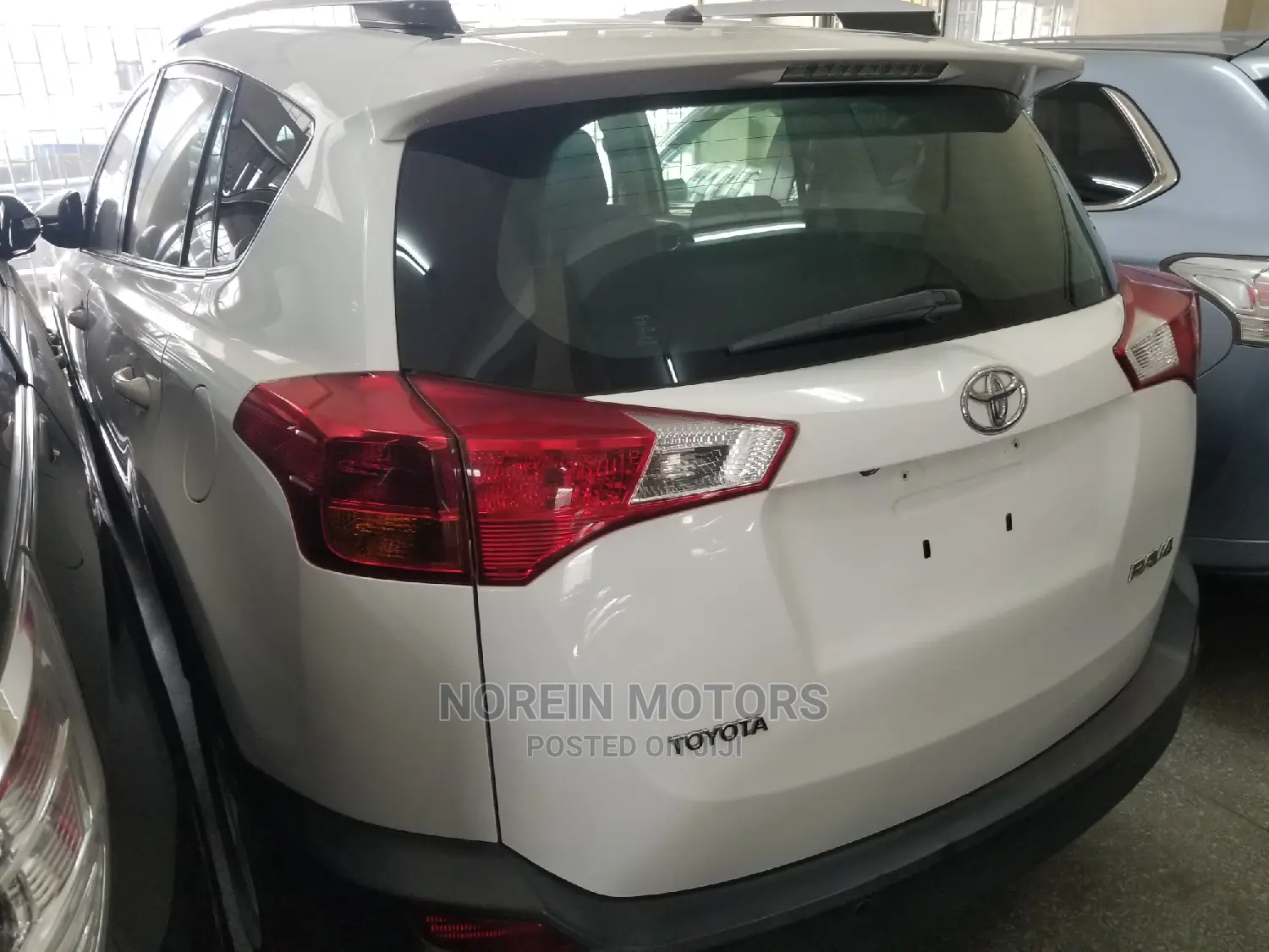 Toyota RAV4 2015 Orange