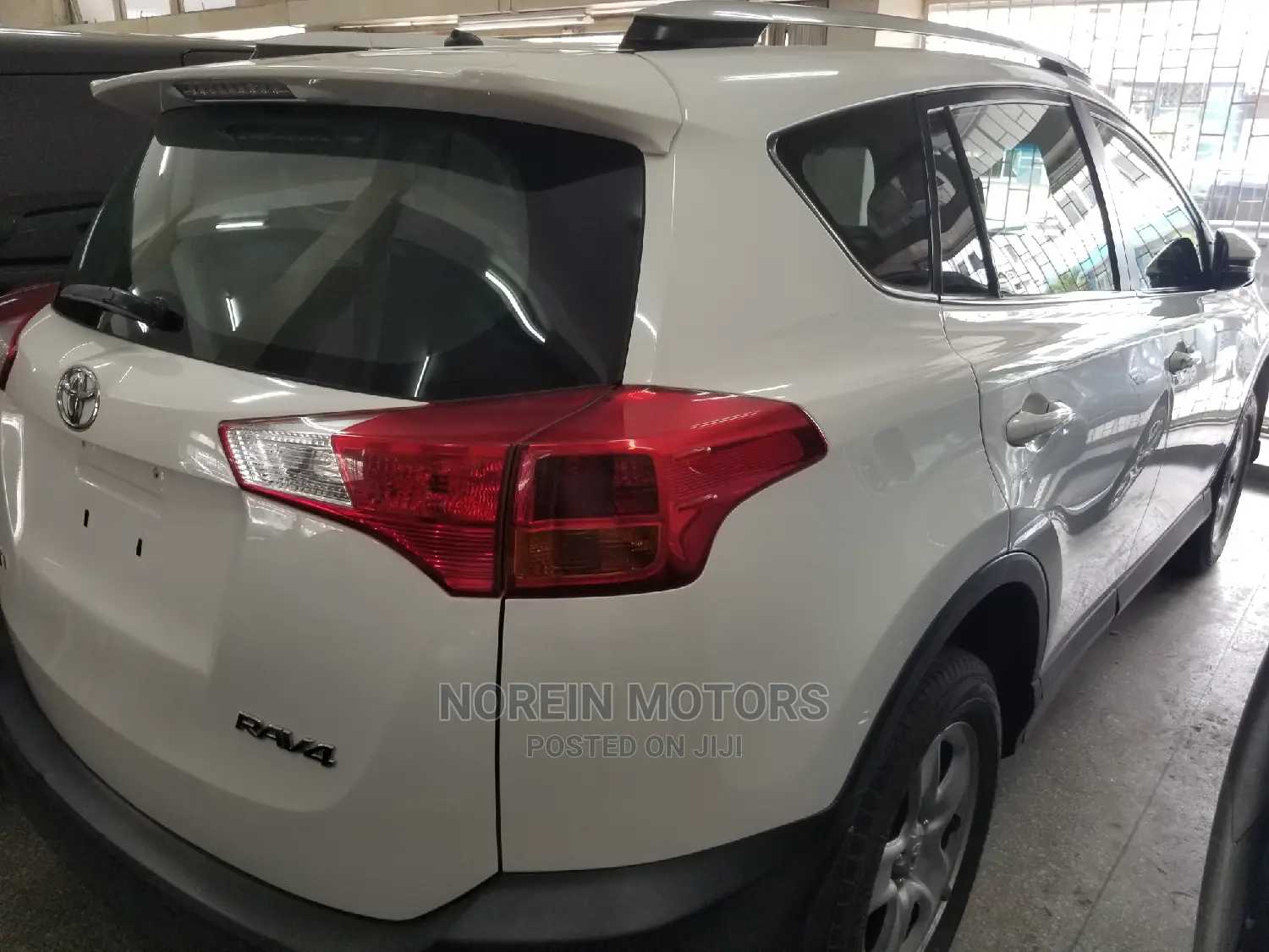 Toyota RAV4 2015 Orange