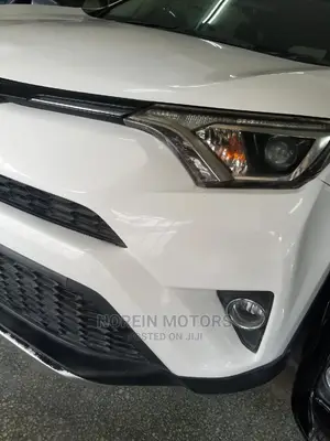 Toyota RAV4 2015 Orange