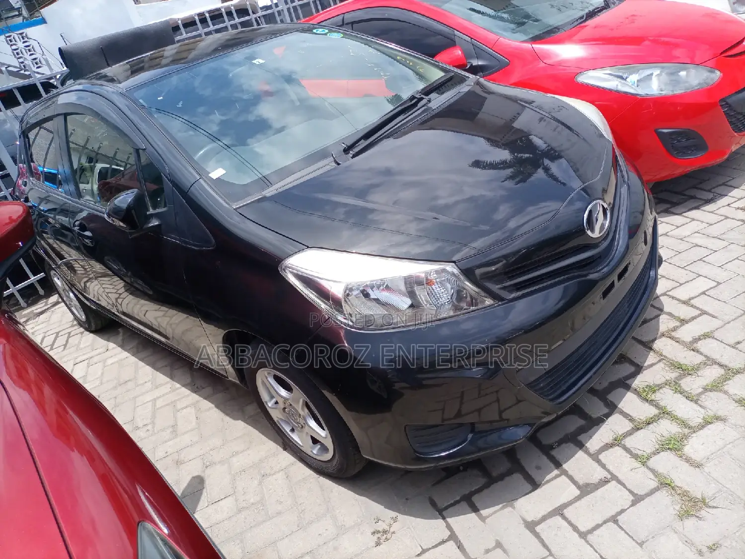 Toyota Vitz 1.3 AWD 3dr 2015 Matt Black