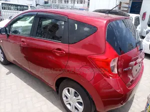 Nissan Note 2015 Red