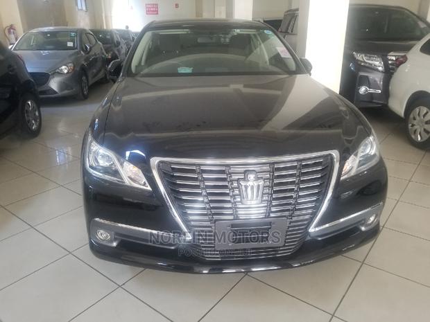 Toyota Crown 2014 Orange - main view