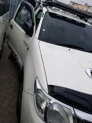Toyota Hilux 2014 Green