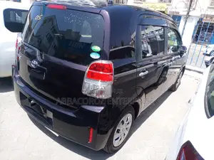 Toyota Spade 2015 Purple