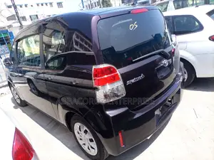 Toyota Spade 2015 Purple