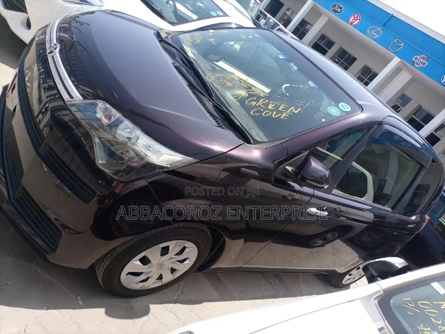 Toyota Spade 2015 Purple