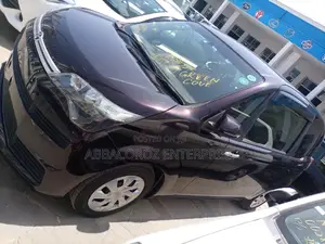 Toyota Spade 2015 Purple
