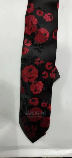 Neck Tie Florer