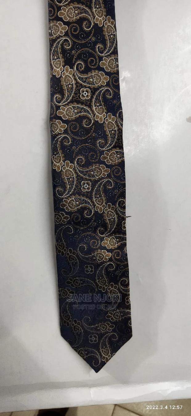 Neck Tie Florer