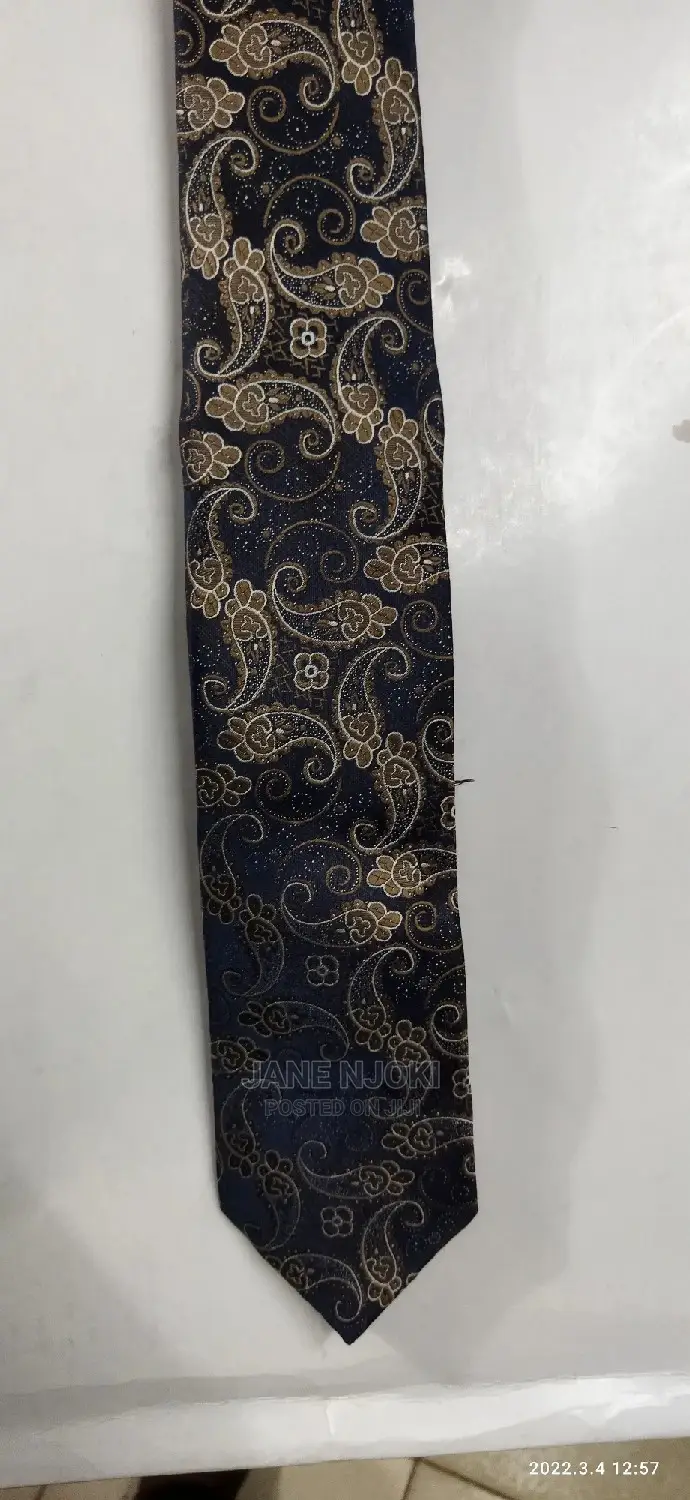Neck Tie Florer
