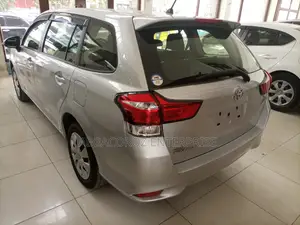 Toyota Fielder 2015 Silver