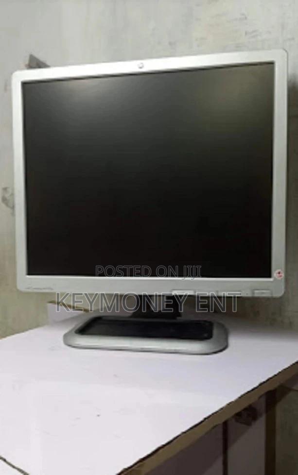 HP Display Monitor 19 Inches Square - main view
