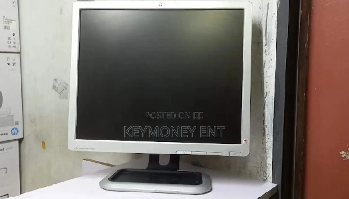 Clean Monitors Refurbished 19inches