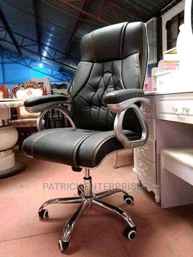Executive Directors Office Chair - thumbnail 2