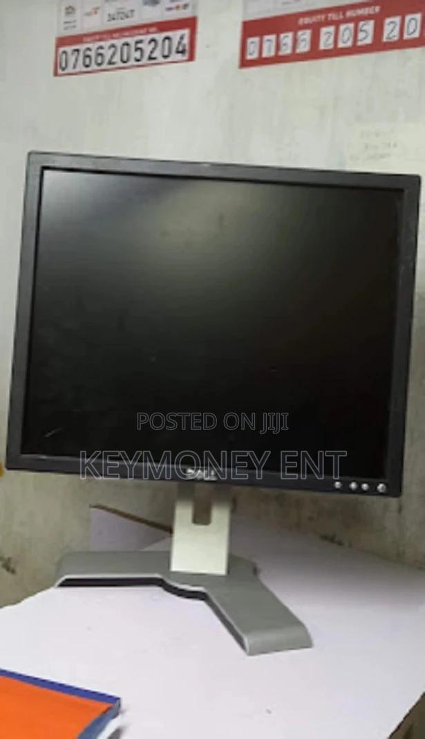 Refurbished Dell Monitor 19 Inches Square