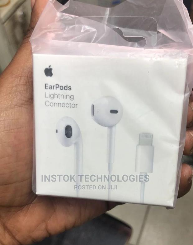 Apple Earpods With Lightning Connector Earphone - main view