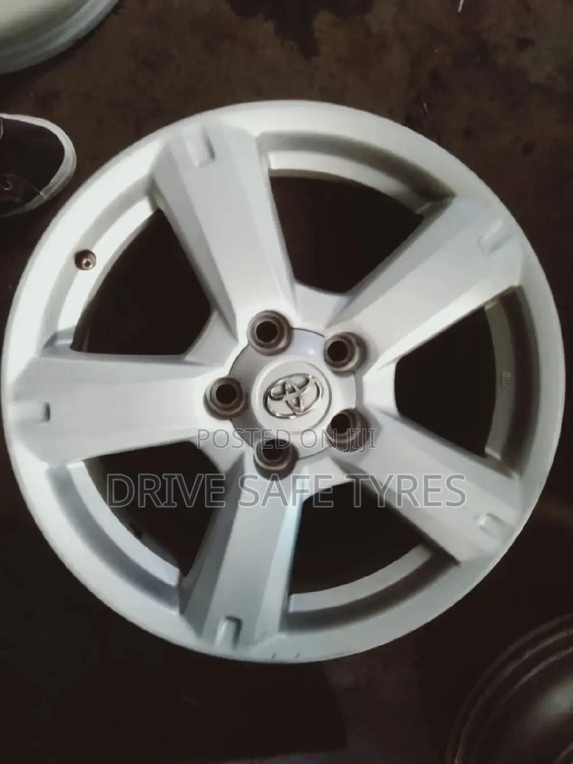 17 Inch RV 4 Rim Original
