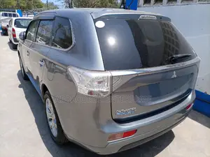 Mitsubishi Outlander 2015 Silver