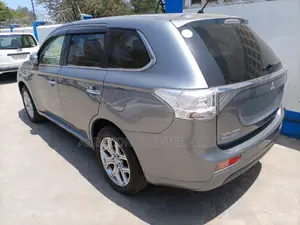 Mitsubishi Outlander 2015 Silver