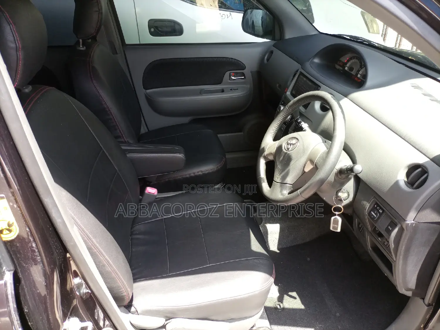 Toyota Sienta 1.5 AWD 2016 Purple