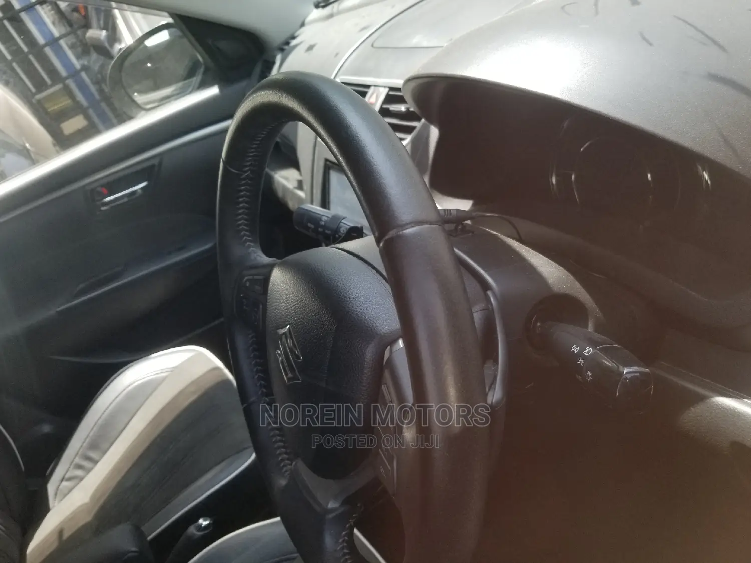 Suzuki Swift 2014 Gold
