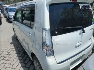 Suzuki SP 2015 White