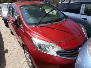 Nissan Note 2015 Red