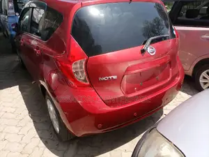 Nissan Note 2015 Red