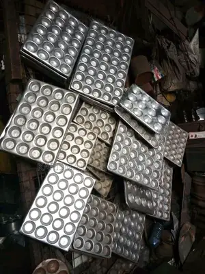 Queen Cake Baking Tins