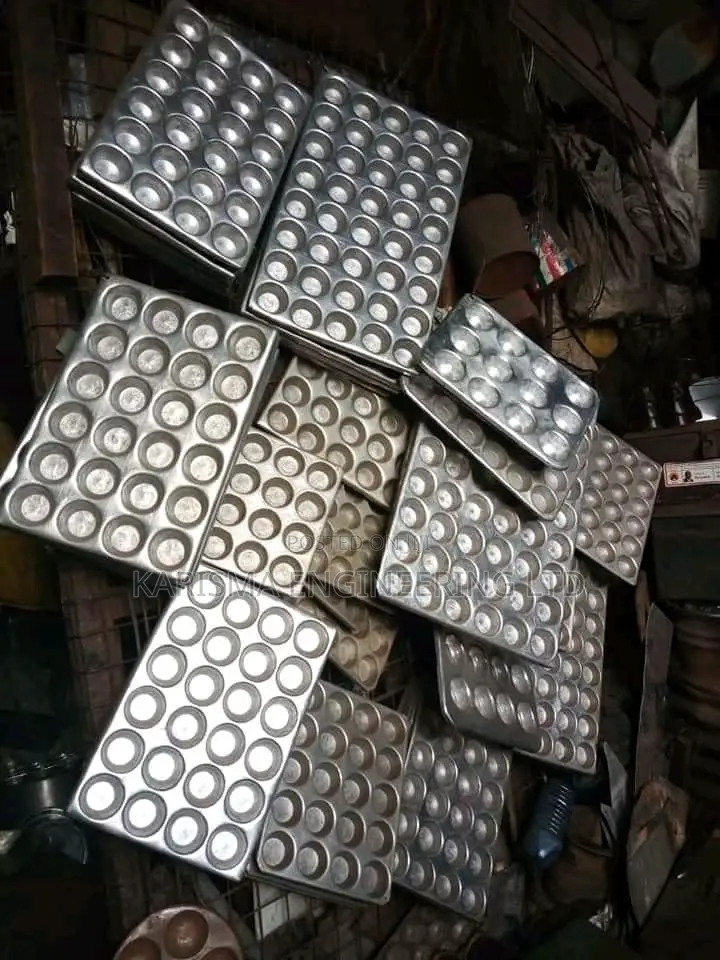 Queen Cake Baking Tins