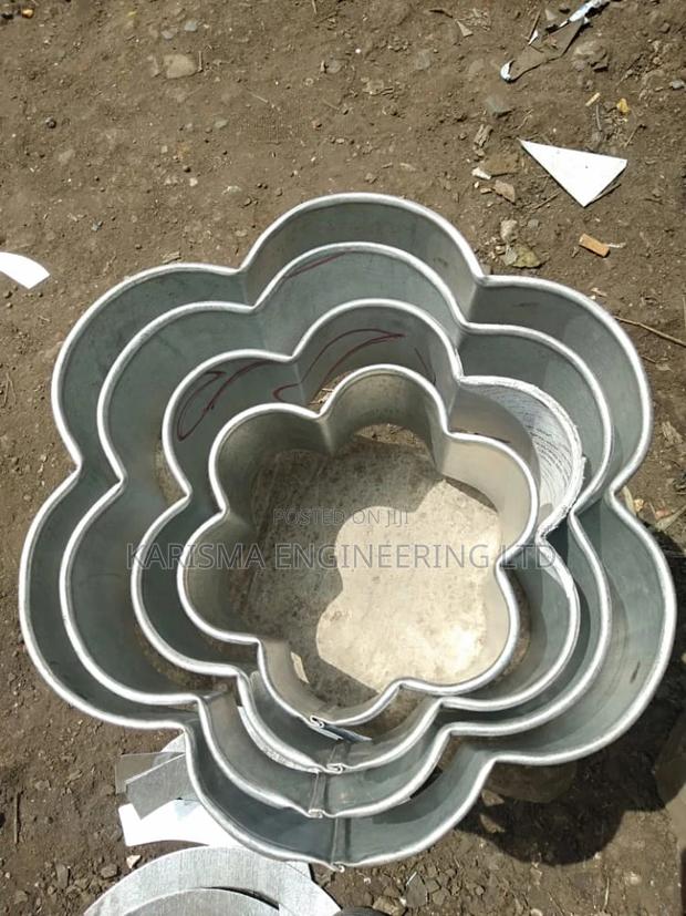 Flower Tins For Baking - main view