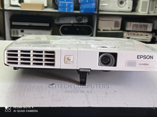 Epson Eb-1770w Utrla Slim Projector - main view